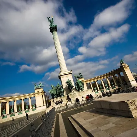 Little Americas Alaska * Budapest