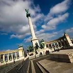 Little Americas Alaska * Budapest